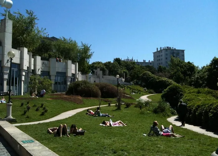 Charming Flat In Belleville Appartement Paris